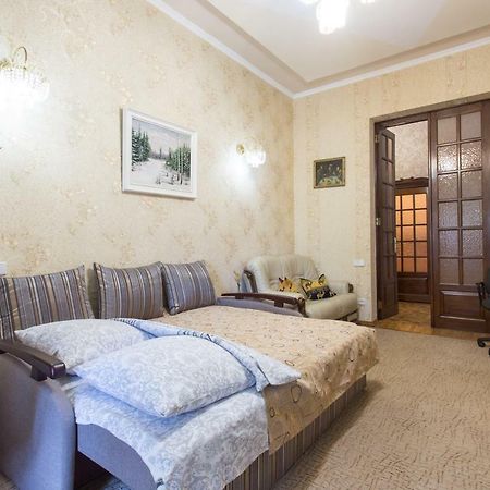 Apartment In The Center Of Harkov Kültér fotó
