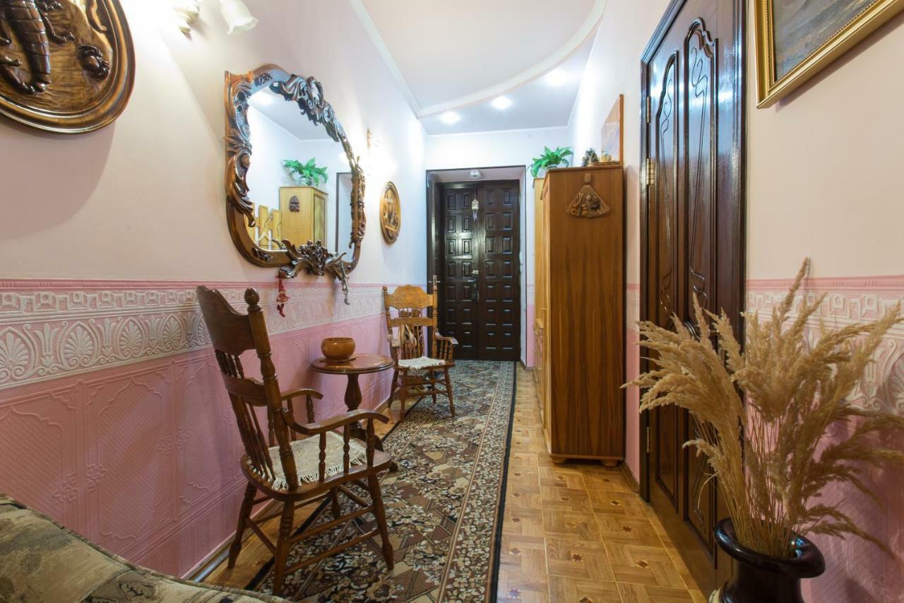 Apartment In The Center Of Harkov Kültér fotó