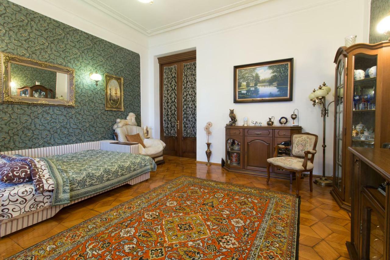 Apartment In The Center Of Harkov Kültér fotó
